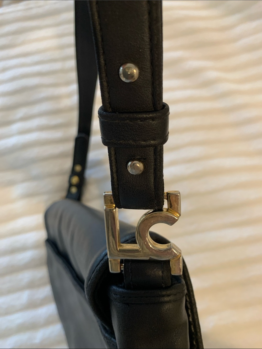 Y2K Liz Claiborne Black Leather Shoulder Bag with Silver Toned  Hardware - Picture 2 of 13